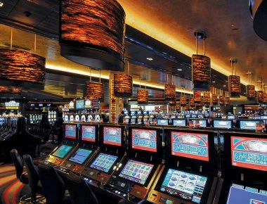 «Κόλαση» σε καζίνο με λαϊκή τραγουδίστρια – Πελάτης την έφτυσε κατάμουτρα!